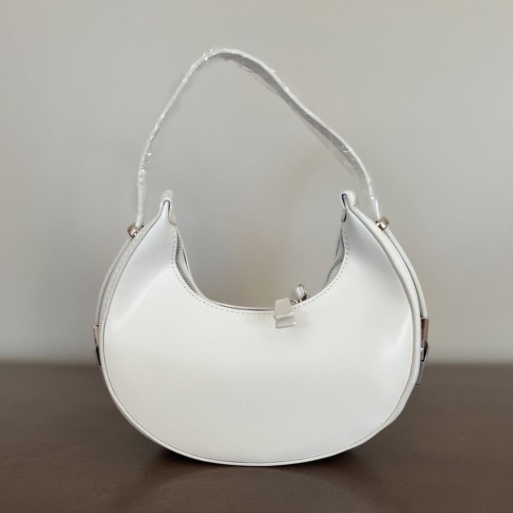 🌸3/$15🌸 White Baguette Bag - Picture 5 of 9